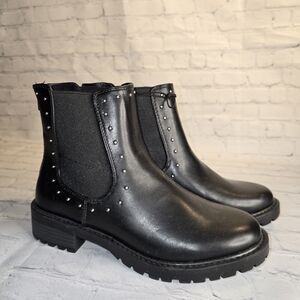 Universal Thread Black Studded Ankle Boots